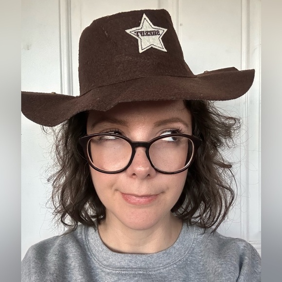 Bee_a_thrifty is LIVE NOW! Let's hang, chat and shop. Zara, Anthro + more! - Picture 10 of 12